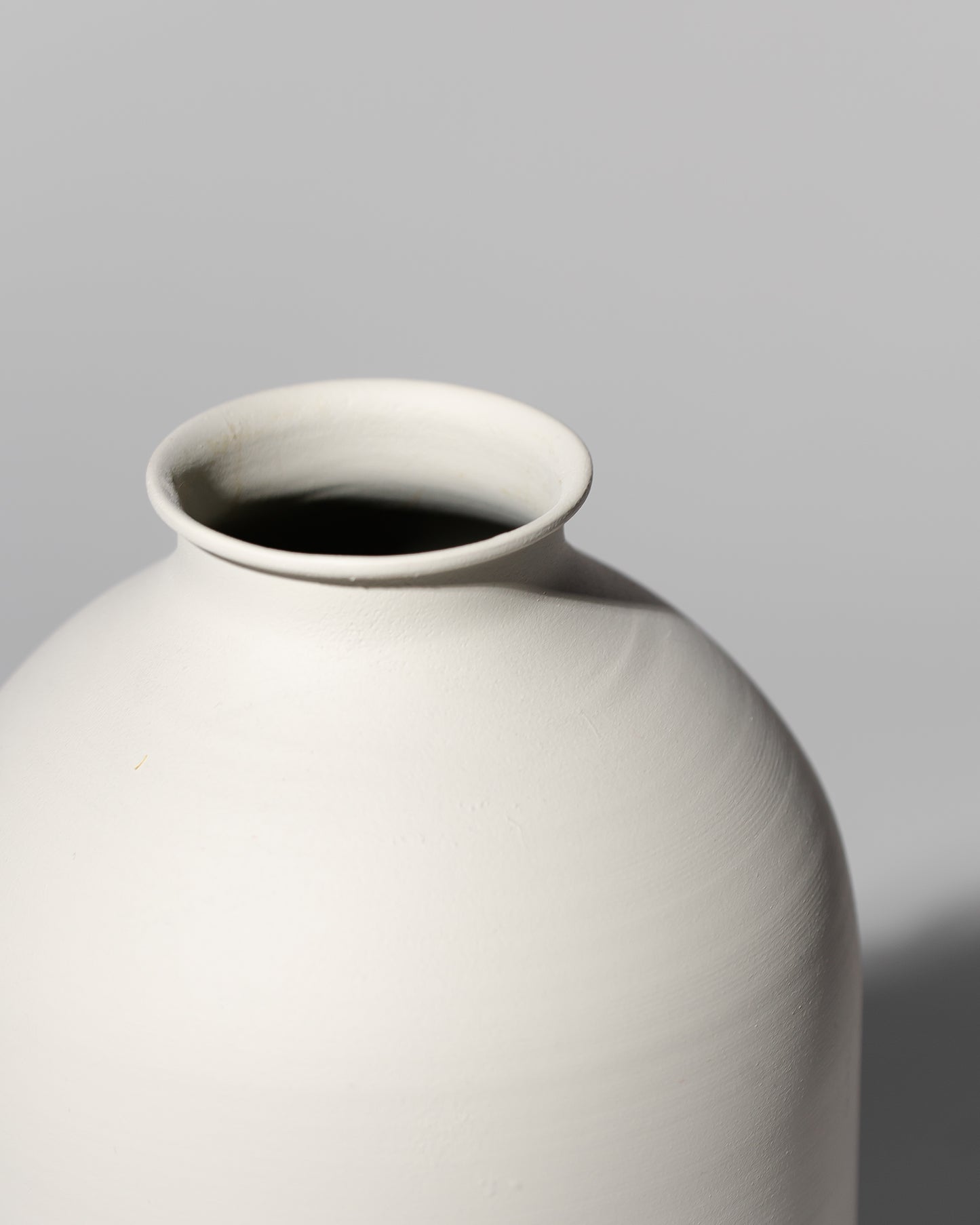 Arlo Iron Vase